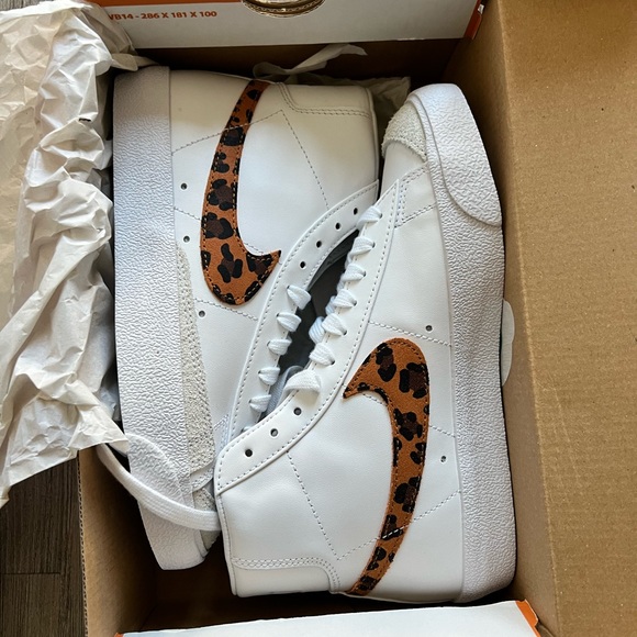 Nike Shoes - NEVER WORN Nike Blazer Mid '77 'Leopard'
Size: Women’s 6.5